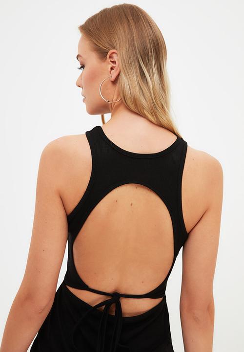 Trendyol - Long black knitted dress with low back - black