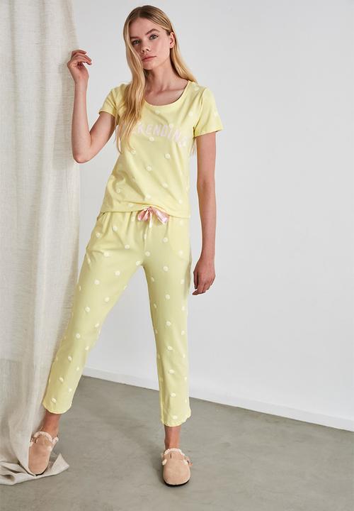 Trendyol - Polka dot knitted pajamas set - yellow