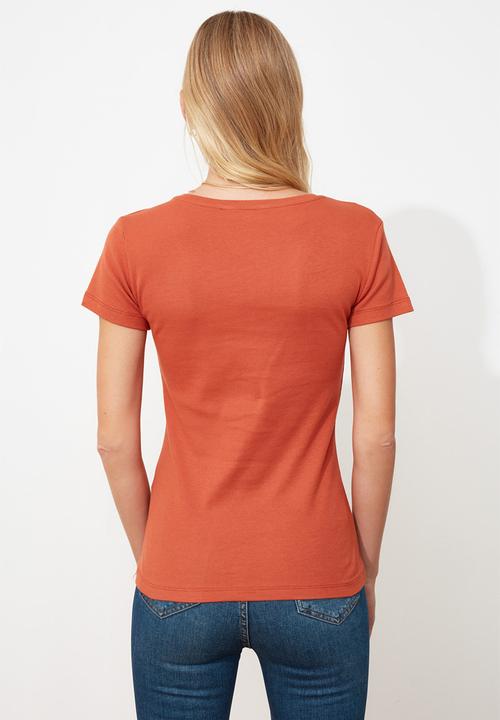 Trendyol - 100% cotton v-neck basic knitted t-shirt - brick