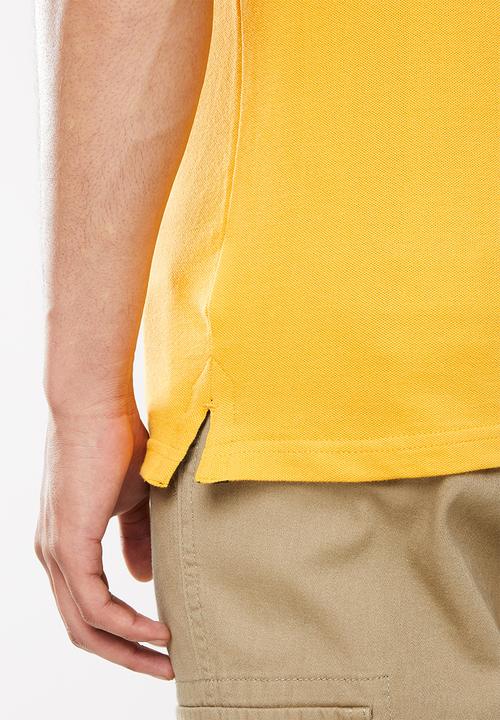 S.P.C.C - Cayenne slimline fit side slit straight hem polo - yellow