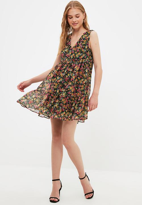 Trendyol - Wide cut floral dress - multi
