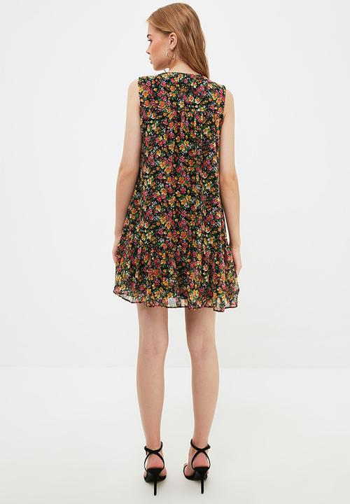 Trendyol - Wide cut floral dress - multi