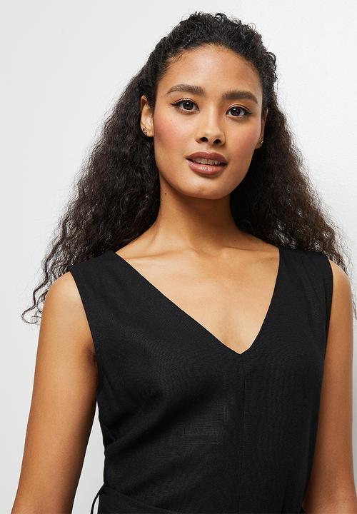 edit - Linen v-neck loose jumpsuit - black