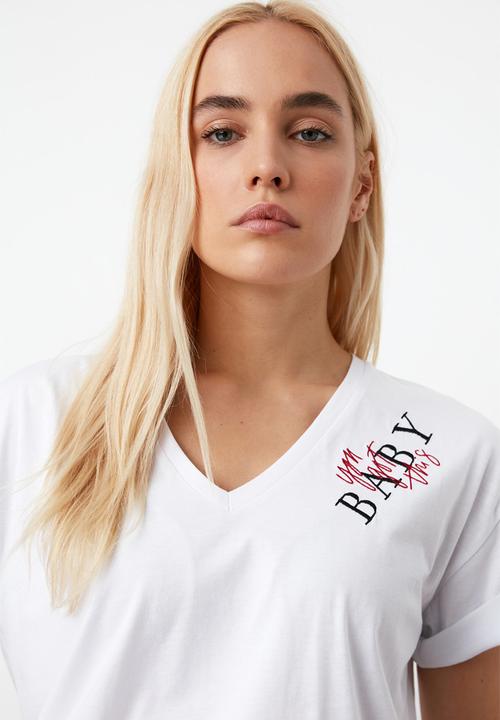 Trendyol - Embroidered boyfriend T-shirt - white
