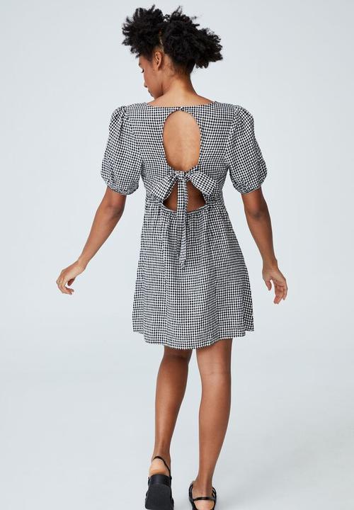Cotton On - Woven edie v-neck mini dress - kayla micro gingham black