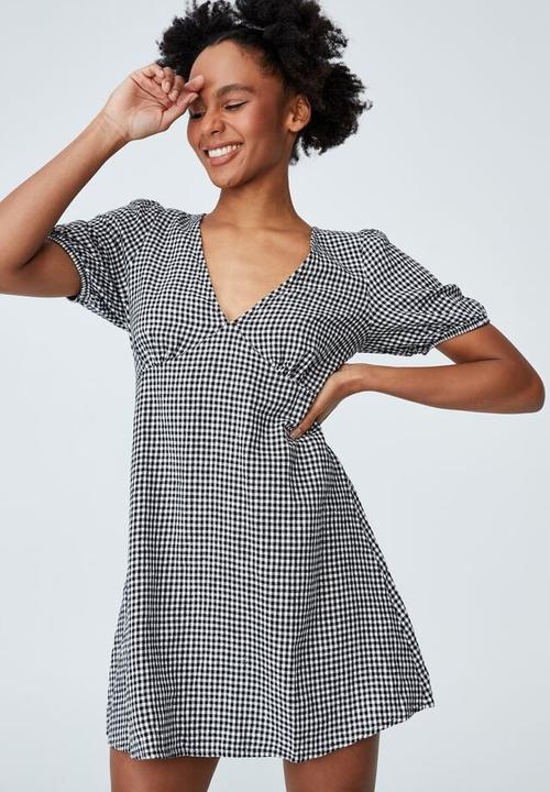 Cotton On - Woven edie v-neck mini dress - kayla micro gingham black