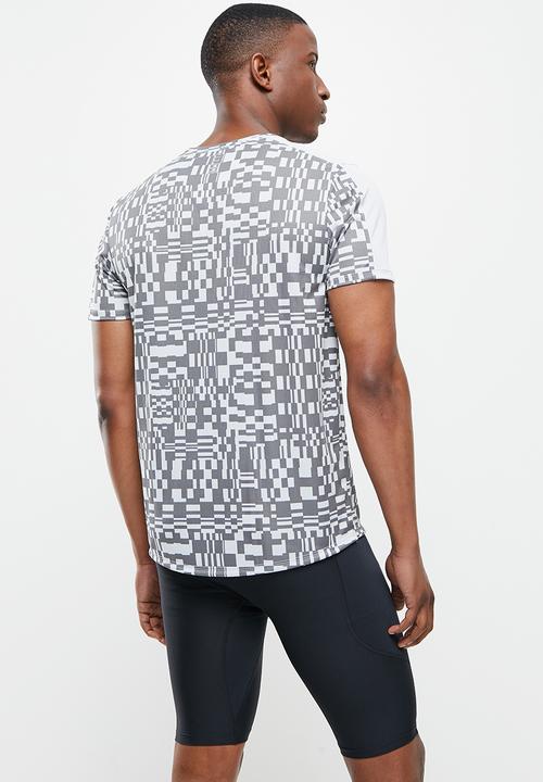 Under Armour - Speed stride printed short sleeve - grey & white