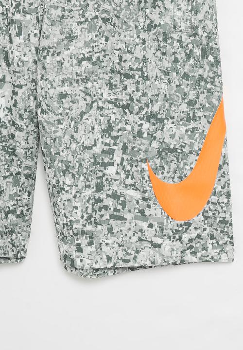 Nike - Nkb digi camo aop drifit short - grey 