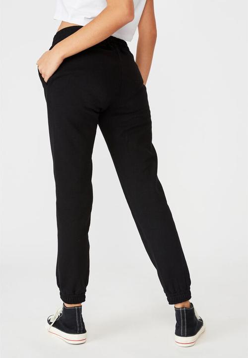 Cotton On - Slim fit trackpant - black