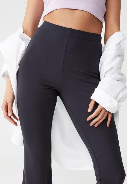 Cotton On - Petite pull on flare pant - charcoal