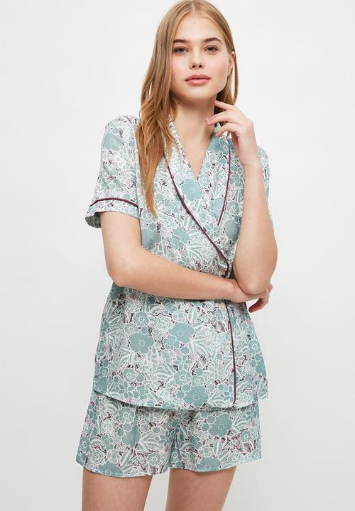Trendyol - Floral detailed pajamas set - multi