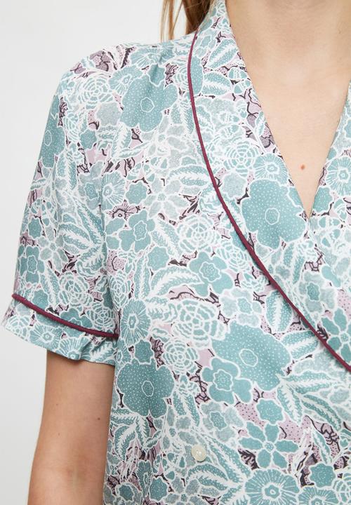Trendyol - Floral detailed pajamas set - multi