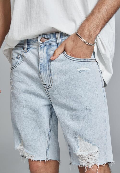 Cotton On - Straight short - stone blue rip repair