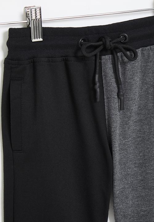 SOVIET - B thanos track shorts - black