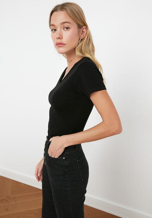 Trendyol - 100% cotton v-neck basic knitted t-shirt - black