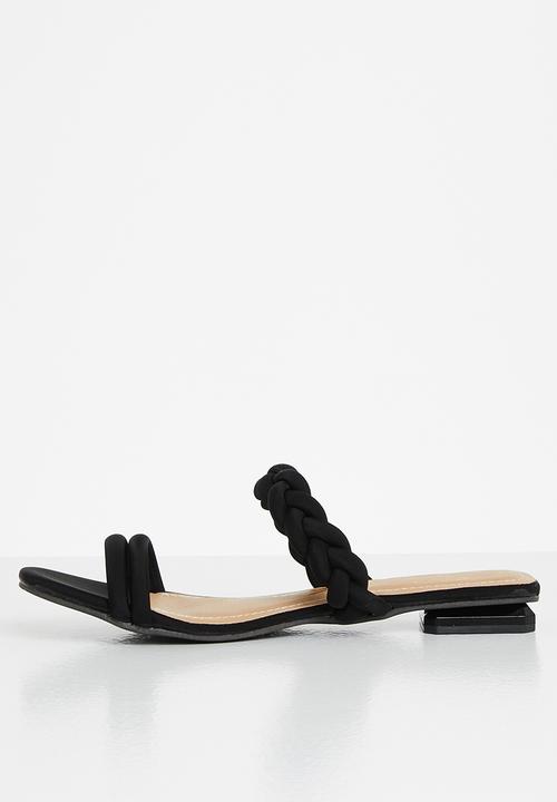 Seduction - Plaited sandal - black