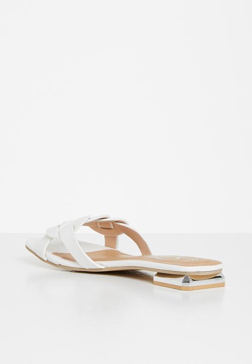 Seduction - Woven detail sandal - white