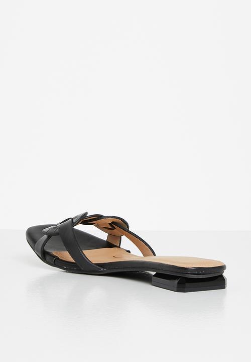 Seduction - Woven detail sandal - black