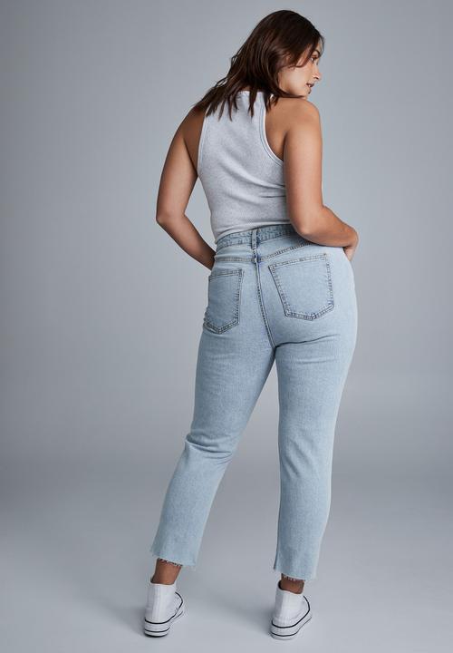 Cotton On - Curve taylor mom jean - roadnight blue rips