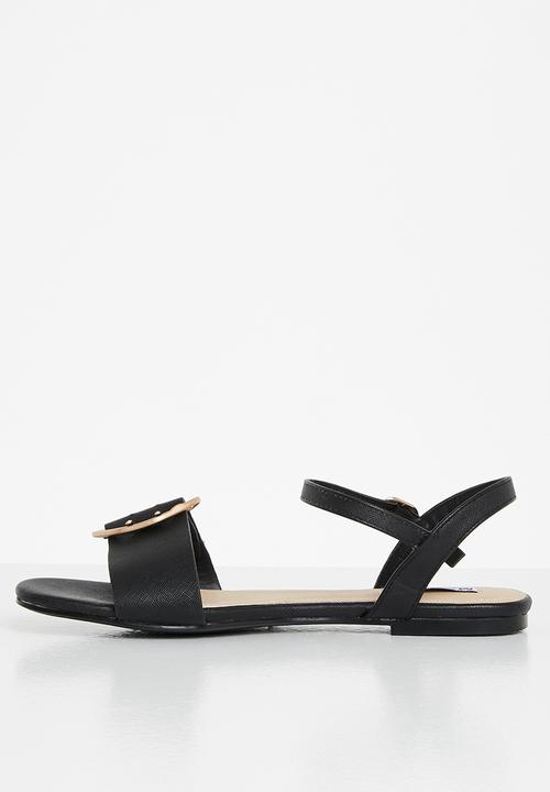 Madison® - Gretchen big buckle sandal - black