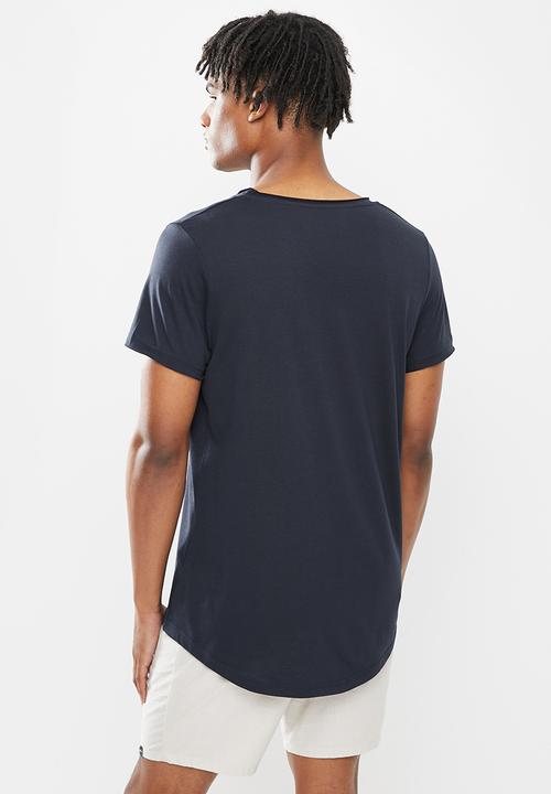 STYLE REPUBLIC - Raw edge curved hem scoop neck tee - navy