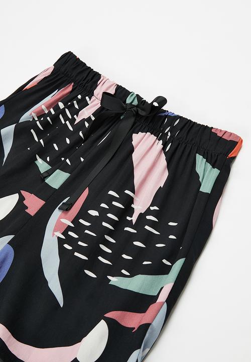 Superbalist - Sleep tee & short - black/multi