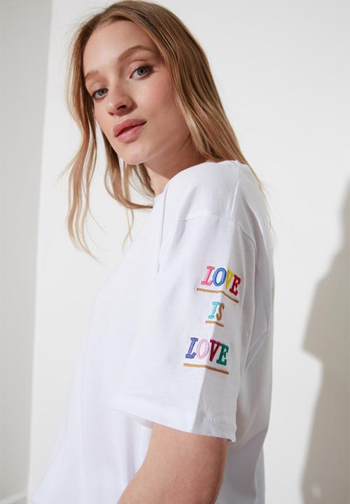 Trendyol - Arm embroidered boyfriend knitted t-shirt - white