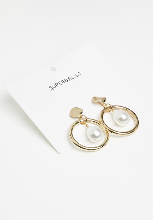 Superbalist - Mila pearl earrings - gold