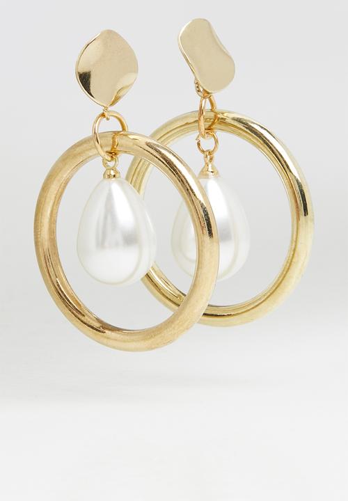 Superbalist - Mila pearl earrings - gold