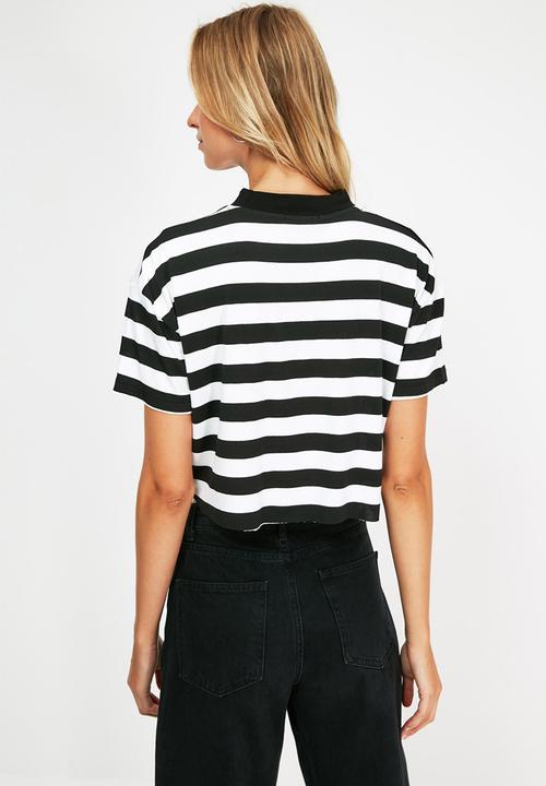 Trendyol - Striped crop knitted T-shirt - black & white 