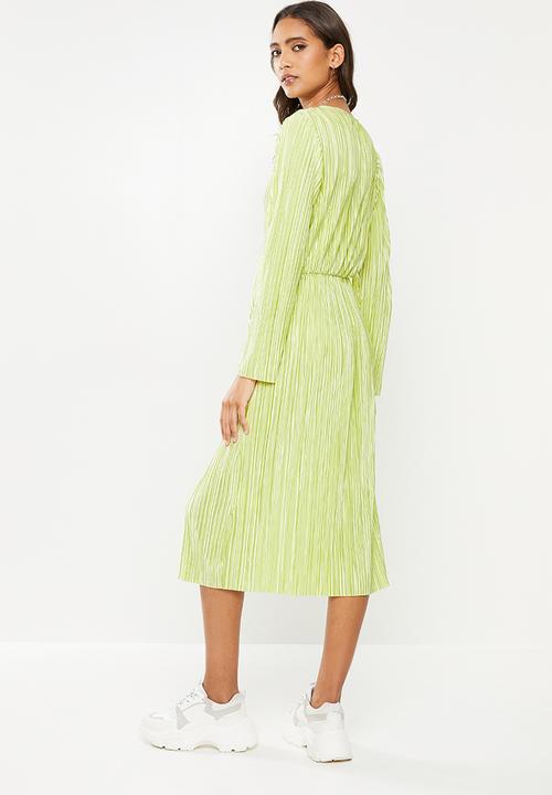Glamorous - Long sleeve plissee day dress - pistachio