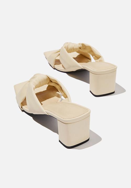 Cotton On - Hitch knotted mule - butter pu