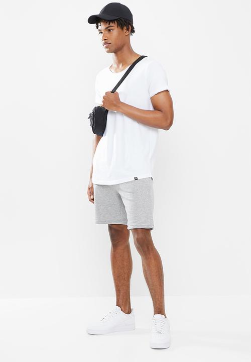 STYLE REPUBLIC - 2 Pack raw edge curved hem scoop neck tee - black & white