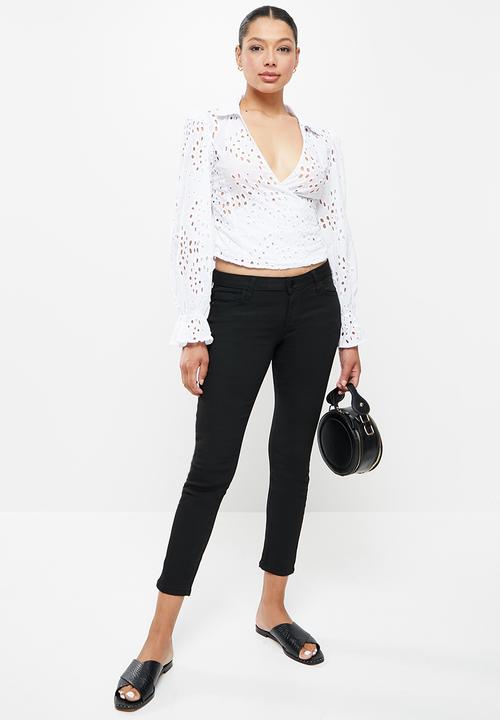 GUESS - Anglaise wrap top - pure white