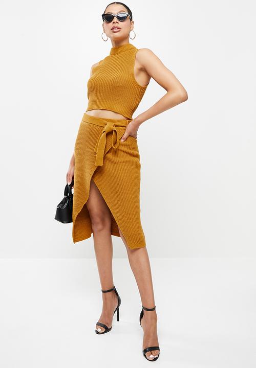 Missguided - Recycled knitted vest co ord - biscuit