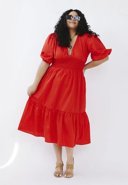 Me&B - Plus shirred basque midi dress with puff sleeves - red 