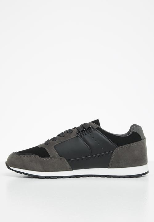 SOVIET - M arrow - charcoal/black