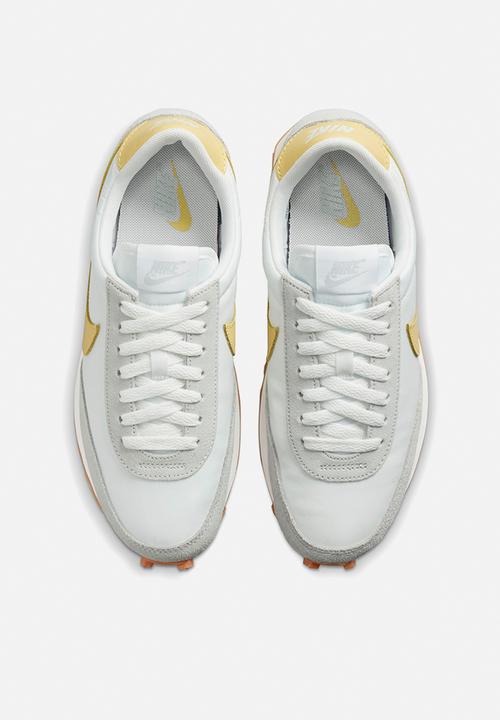 Nike - Daybreak - summit white/saturn gold-grey fog
