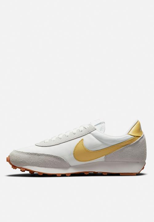 Nike - Daybreak - summit white/saturn gold-grey fog