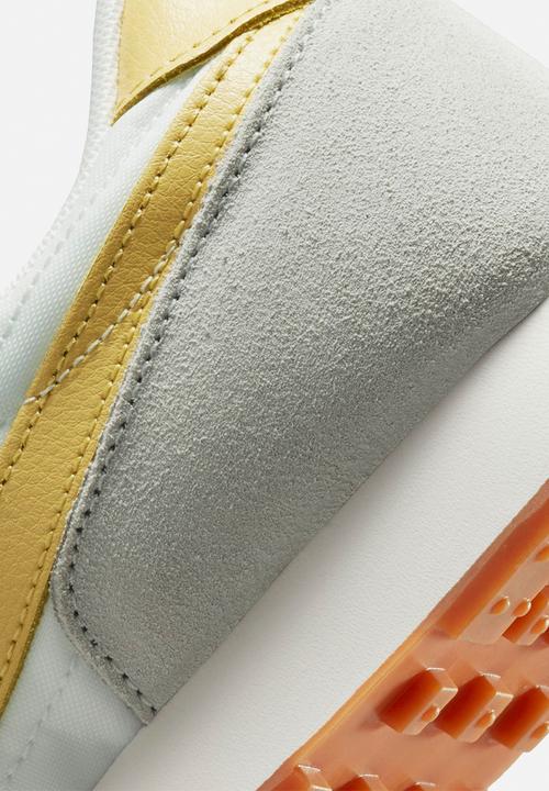 Nike - Daybreak - summit white/saturn gold-grey fog