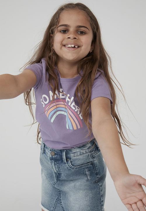 Cotton On - Penelope tee - grape soda/somwhere rainbow