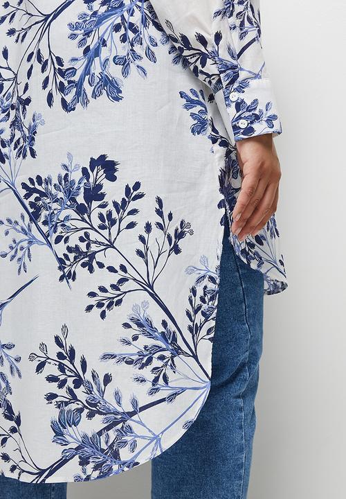edit Plus - Relaxed boyfriend shirt - floral outline blues