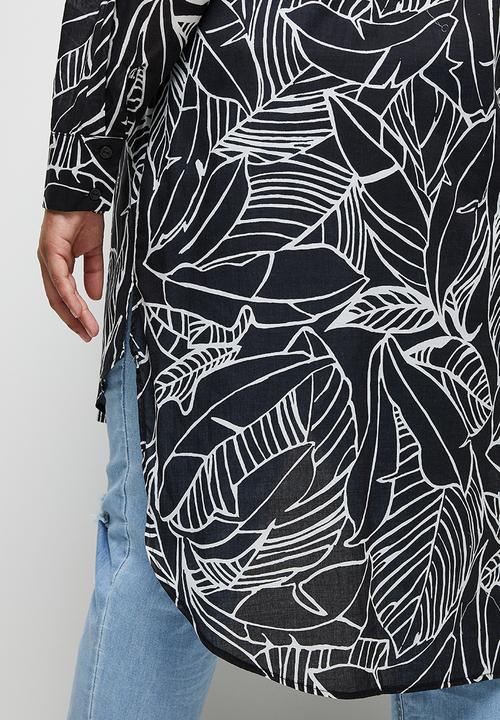 edit Plus - Relaxed boyfriend shirt - muted tropical leaves