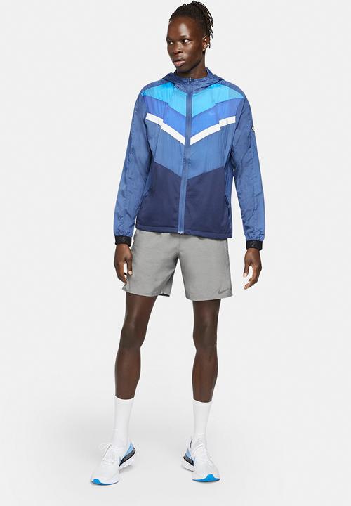 Nike - M nk df challenger short 72in1 - smoke grey/htr/reflective silv