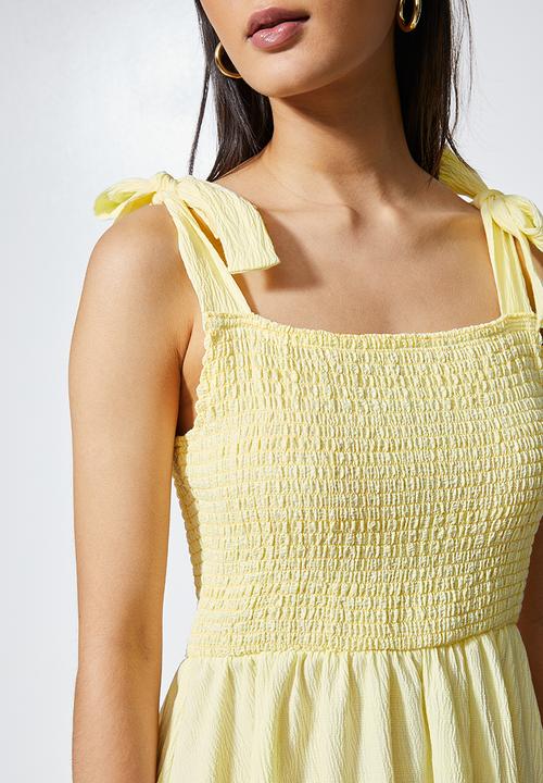 Superbalist - Shirred fit & flare midi - baby yellow