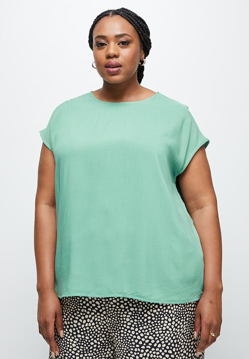 edit Plus - Basic grown on sleeve shell top - green