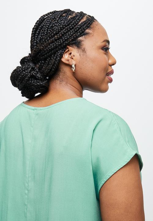 edit Plus - Basic grown on sleeve shell top - green