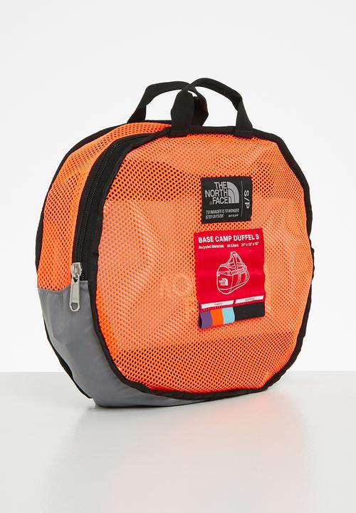 The North Face - Base camp duffel - s - red orange-transantarctic blue