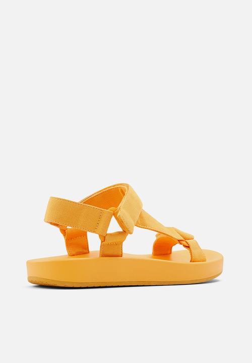 Call It Spring - Ruthie sandal - light orange