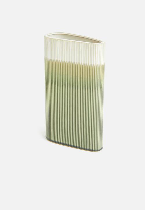 Present Time - Ribbed tri vase - green